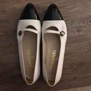 Chanel flat, used. In excellent condition. No dust bag or box.